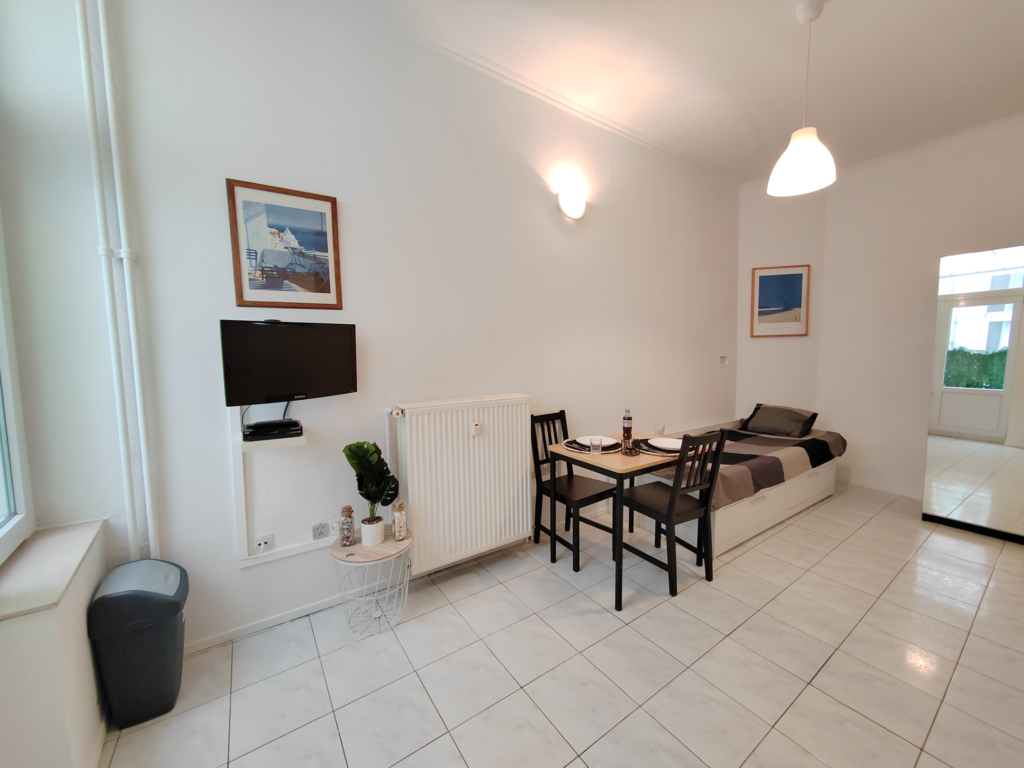 BrusselsRent.be REMPART 06 Cheap Furnished Studio to Rent in Brussels